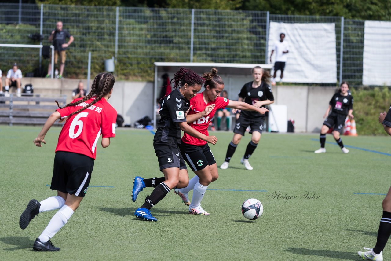 Bild 98 - wBJ Harburger TB - Hannover 96 : Ergebnis: 2:2